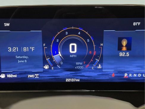 Used 2025 Chevrolet Traverse LT w/ Sun and Wheel Package AWD/4WD image 14