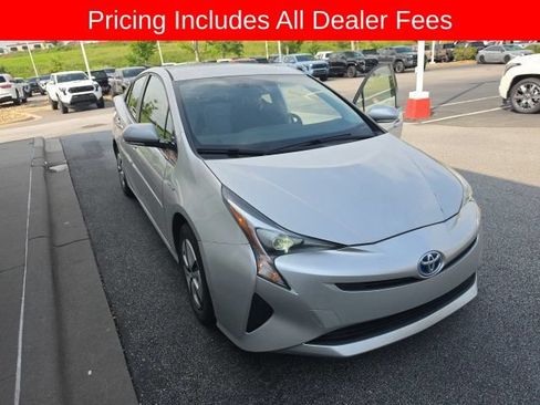 Used 2016 Toyota Prius Four FWD image 1