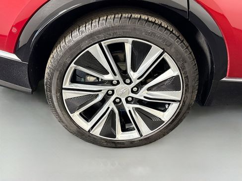 Used 2024 Cadillac Lyriq Luxury w/ LPO, Floor Liner Package image 33