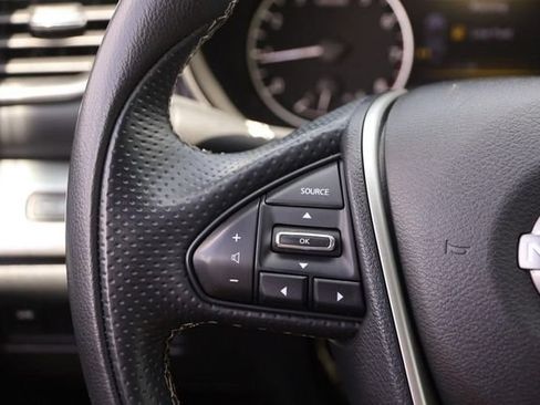 Used 2023 Nissan Maxima SV w/ Floor Mat Group FWD image 11
