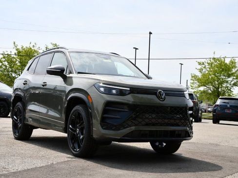 New 2026 Volkswagen Tiguan SE R-Line AWD/4WD image 1