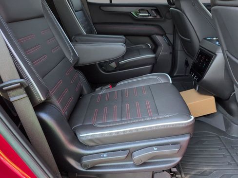 Certified 2025 GMC Yukon AT4 Ultimate AWD/4WD image 40