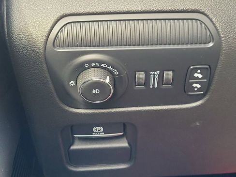 Used 2022 Jeep Grand Wagoneer Series I image 32