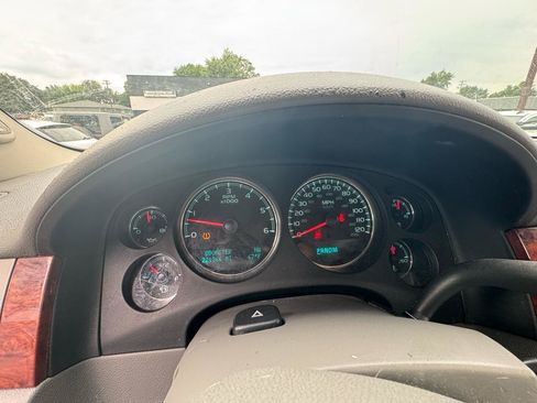 Used 2009 Chevrolet Avalanche LT w/ Convenience Package #1 AWD/4WD image 27