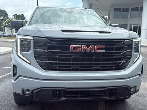 Used 2024 GMC Sierra 1500 Elevation AWD/4WD image 2