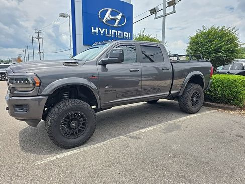 Used 2022 RAM 2500 Big Horn w/ Level C Equiment Group AWD/4WD image 2