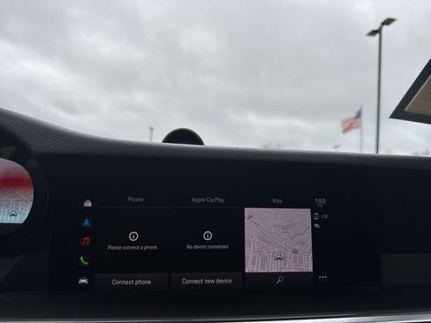 Used 2024 Porsche 911 Carrera w/ Premium Package image 23