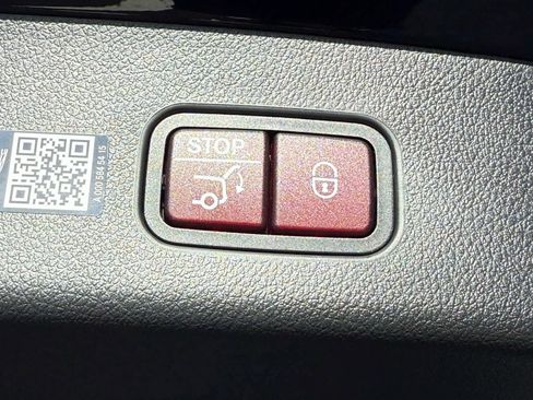 Used 2026 Mercedes-Benz GLC 300 GLC 300 image 32