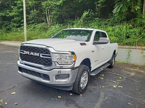 Used 2022 RAM 2500 Big Horn AWD/4WD image 2
