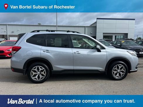 Certified 2024 Subaru Forester Premium AWD/4WD image 7