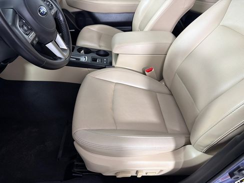 Used 2017 Subaru Outback 2.5i Limited image 12