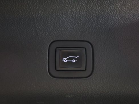 Used 2024 Chevrolet Suburban High Country w/ Advanced Technology Package AWD/4WD image 25