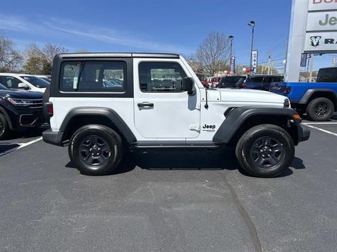 Used 2021 Jeep Wrangler Sport AWD/4WD image 2