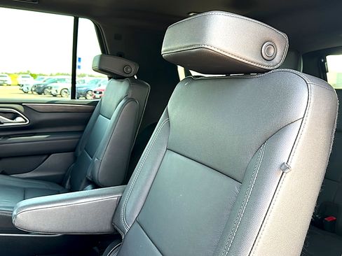 Used 2023 Chevrolet Tahoe Z71 w/ Luxury Package AWD/4WD image 20