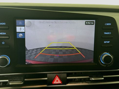 Used 2024 Hyundai Elantra SE image 19