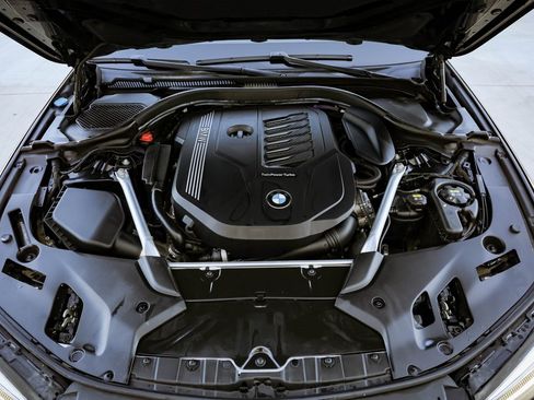 Used 2021 BMW 540i w/ Convenience Package image 19