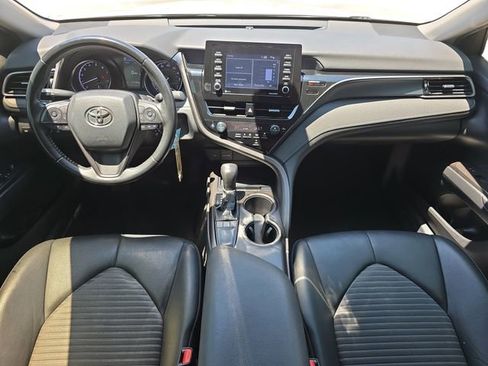 Used 2022 Toyota Camry SE FWD image 10