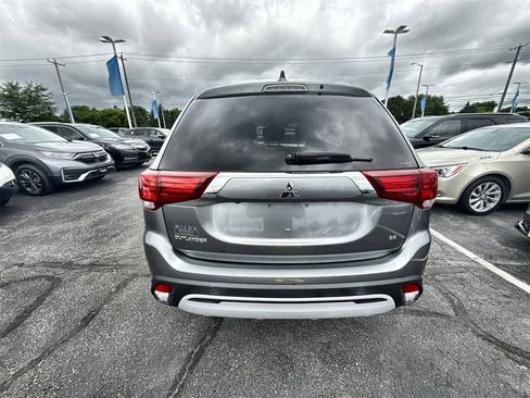 Used 2020 Mitsubishi Outlander SE image 12