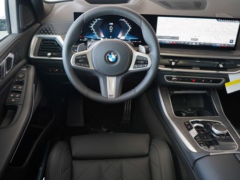 Used 2026 BMW X5 xDrive40i w/ M Sport Package image 16