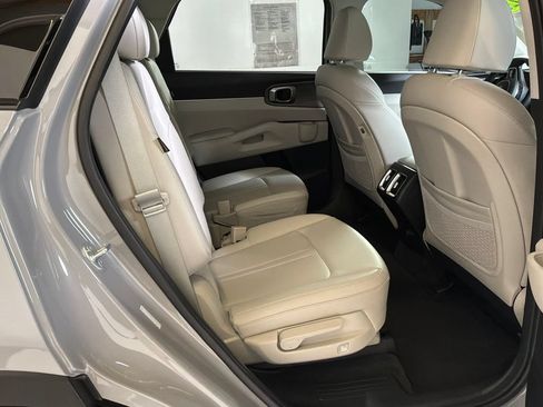 Used 2025 Kia Sorento X-Line EX AWD/4WD image 17
