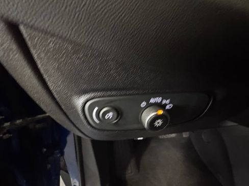 Used 2019 Chevrolet Equinox LT FWD image 22