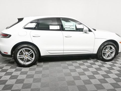 Certified 2025 Porsche Macan image 27
