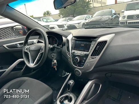 Used 2015 Hyundai Veloster FWD image 12