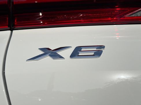 New 2026 BMW X6 xDrive40i w/ Executive Package image 11