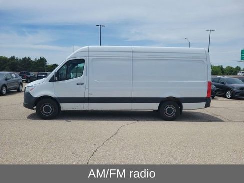 Used 2025 Mercedes-Benz Sprinter 2500 image 3