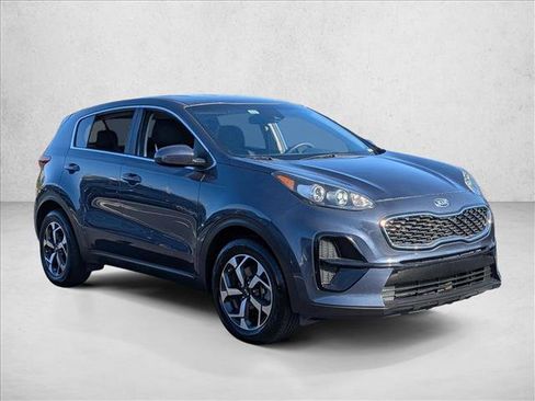Used 2022 Kia Sportage LX image 3
