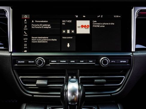 Used 2021 Porsche Macan S AWD/4WD image 24