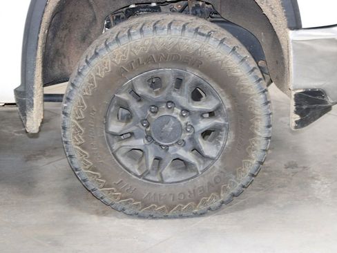 Used 2022 Chevrolet Silverado 2500 LT w/ Convenience Package image 12