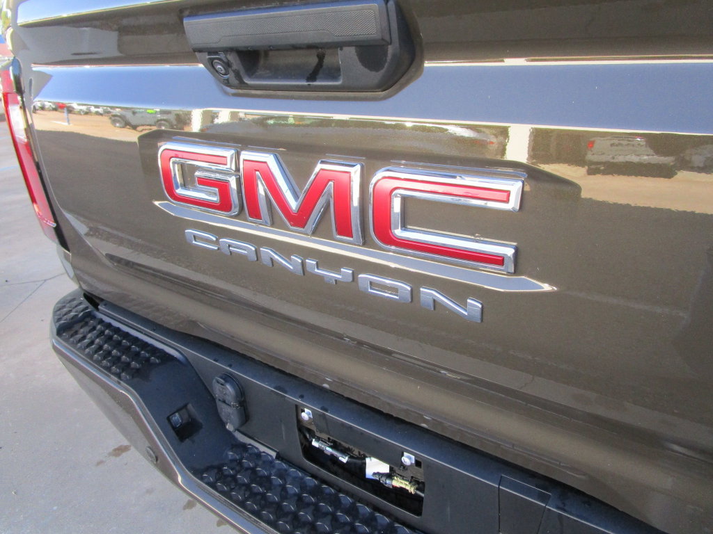 Used 2025 GMC Canyon Elevation RWD image 15
