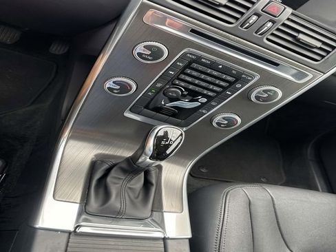 Used 2015 Volvo XC60 T5 image 19