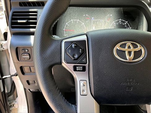 Used 2022 Toyota 4Runner SR5 RWD image 10