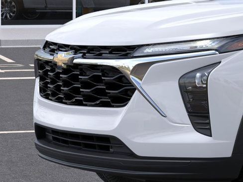 New 2026 Chevrolet Trax LS w/ LS Convenience Package FWD image 13