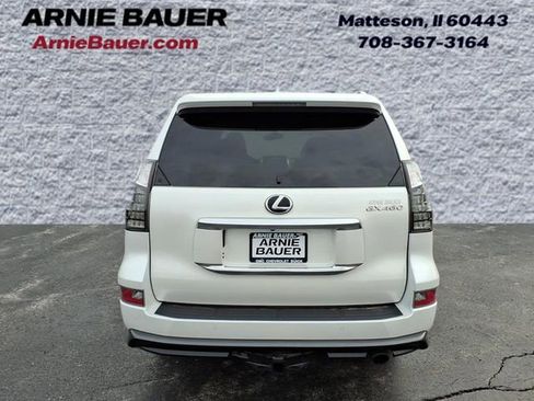 Used 2023 Lexus GX 460 Luxury w/ Sport Design Package AWD/4WD image 10