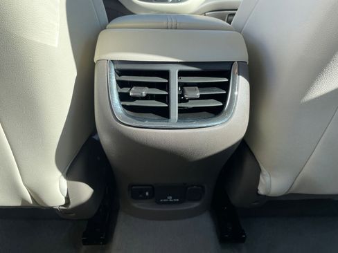 Used 2024 Chevrolet Malibu LT image 24