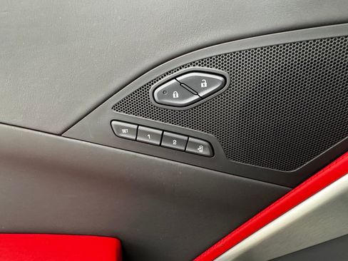 Used 2015 Chevrolet Corvette Z06 w/ 3LZ Preferred Equipment Group image 33