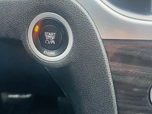 Used 2016 Chrysler 300 Limited image 12