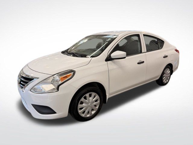 Used 2019 Nissan Versa S FWD image 3