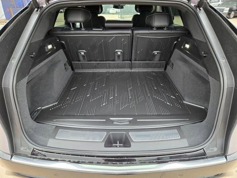 New 2026 Cadillac Lyriq Luxury w/ LPO, Floor Liner Package image 31