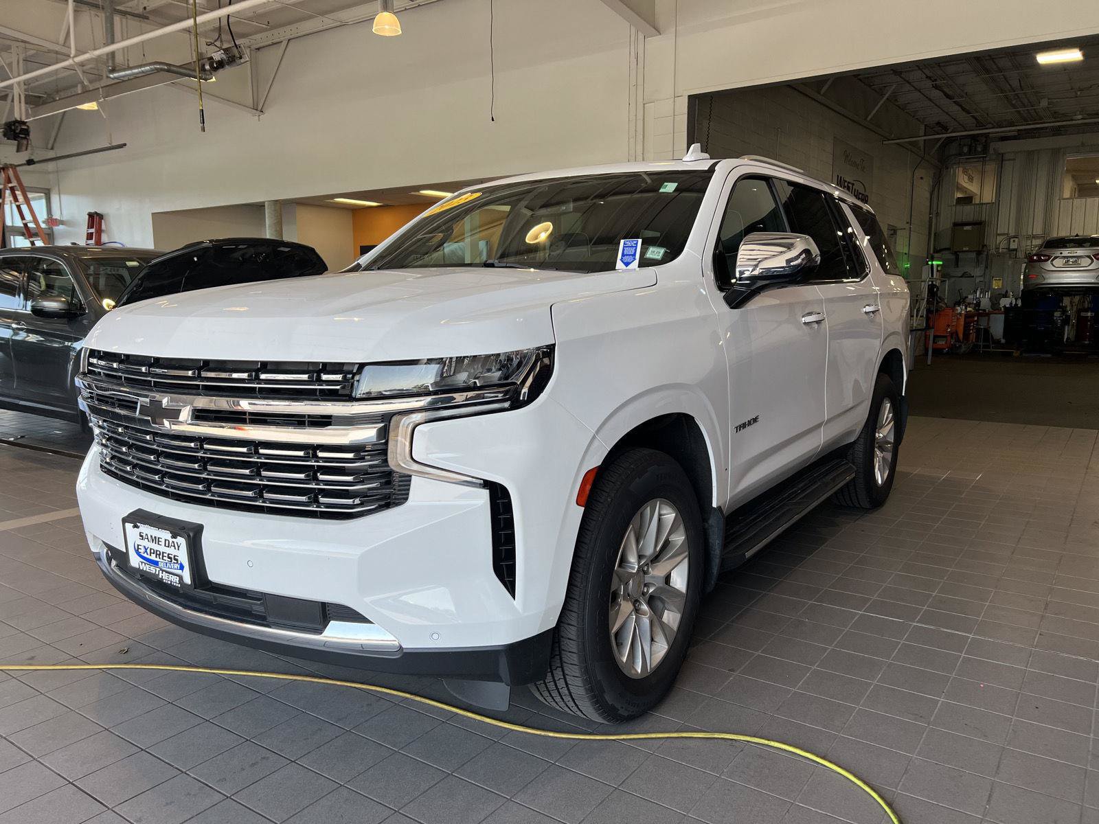 Used 2023 Chevrolet Tahoe Premier AWD/4WD image 4