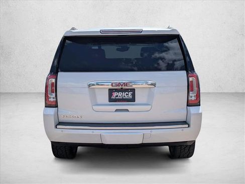 Used 2017 GMC Yukon Denali image 6