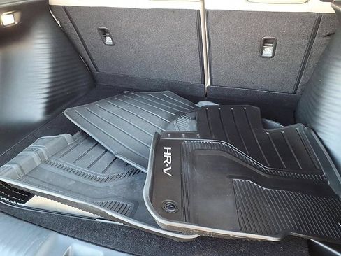 Used 2023 Honda HR-V LX image 21