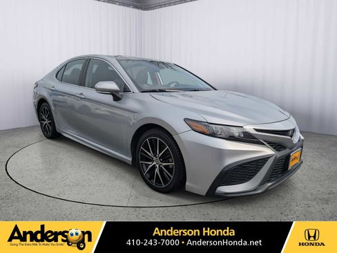 Used 2022 Toyota Camry SE image 1