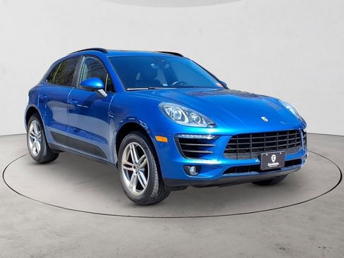 Used 2017 Porsche Macan AWD/4WD image 3