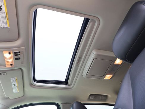 Used 2012 Chevrolet Suburban LTZ RWD image 25