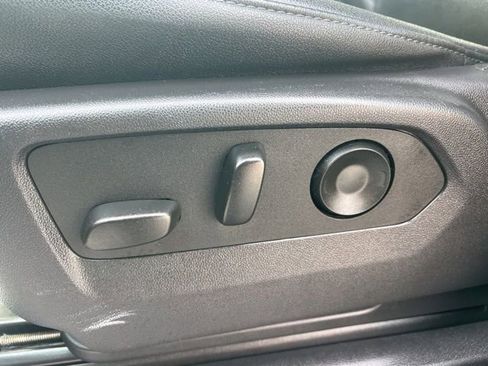 Used 2025 GMC Sierra 1500 SLT image 29