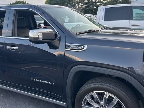 Used 2023 GMC Sierra 1500 Denali w/ Denali Reserve Package AWD/4WD image 11